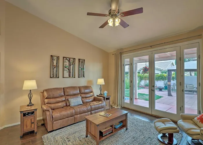 Getaway W/ Yard, Pool, Hot Tub + Gas Grill! *